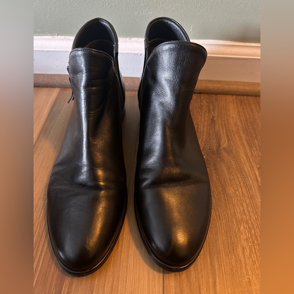 STUART WEITZMAN
Lowkey Leather Hidden Wedge Heel Boots size 8 black - Picture 3 of 15
